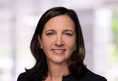 Lisa Davis Headshot
