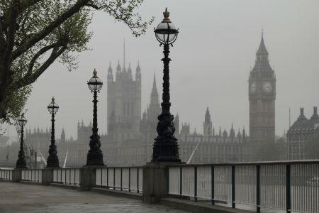 London in fog 450